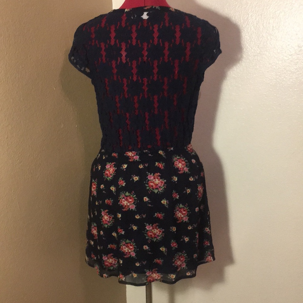GUC A&F Floral Lace Dress - Picture 5 of 7